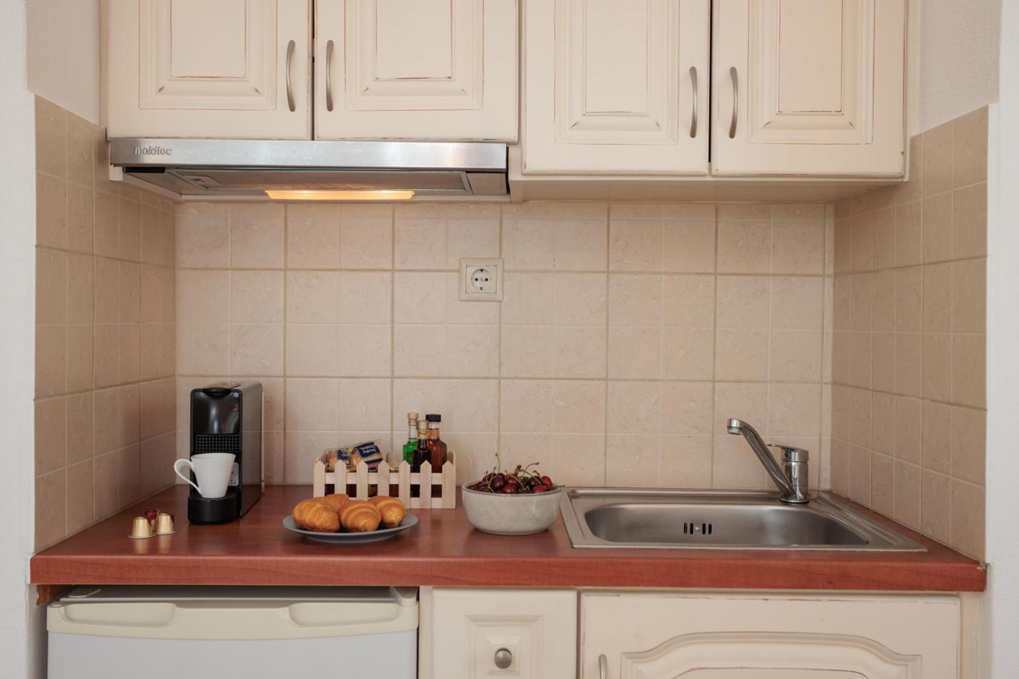 Agia Anna  Maria'S Rooms & Studios מראה חיצוני תמונה